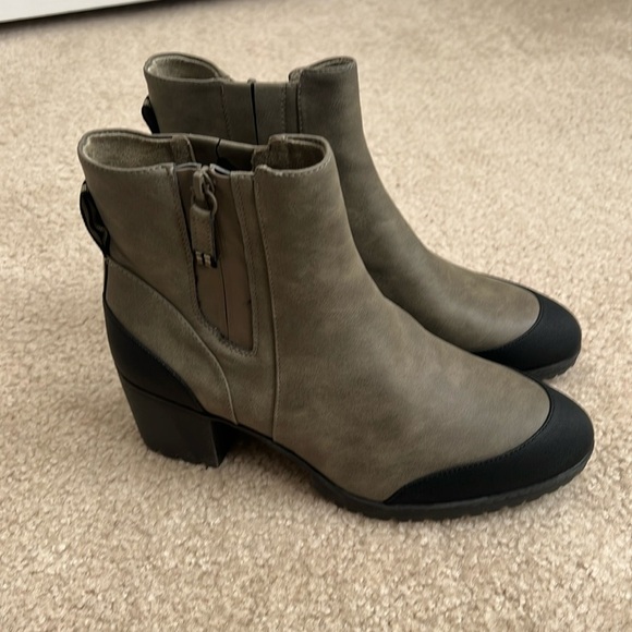 New Dr. Scholls Ankle Boots Block Heel Comfort Taupe Size 8 - Picture 1 of 7